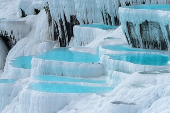 Piscinas naturales con aguas termales en Pamukkale