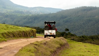 Auto en las Llanuras de la Luna, Sri Lanka