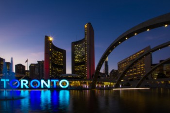 Nathan Phillips Square Platz in Toronto Kanada Städte