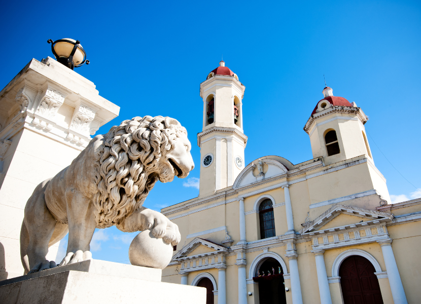 Descubre el centro de Cienfuegos en Cuba