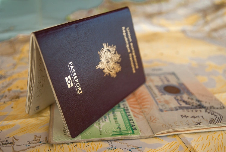 passeports sur une carte